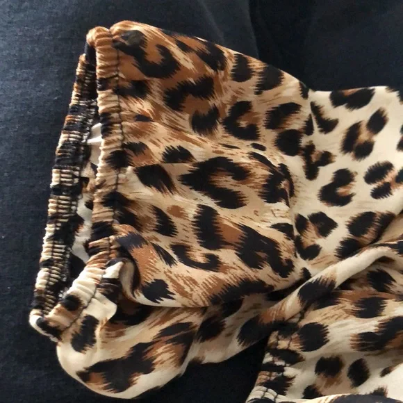 Cheetah 🐆 Print Blouse - Picture 4 of 4